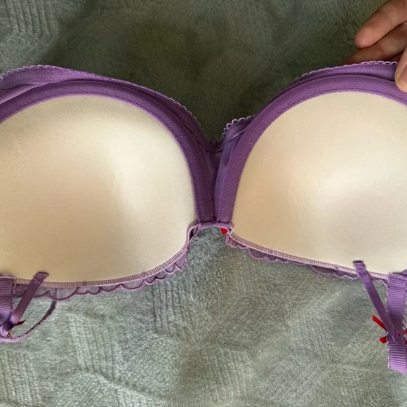 Victoria's Secret purple Heart Lace Bra with red bows and heart adjustable strap - Picture 4 of 7